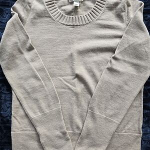 Banana Republic; Classic Beige Women's Sweater, SIZE Medium.